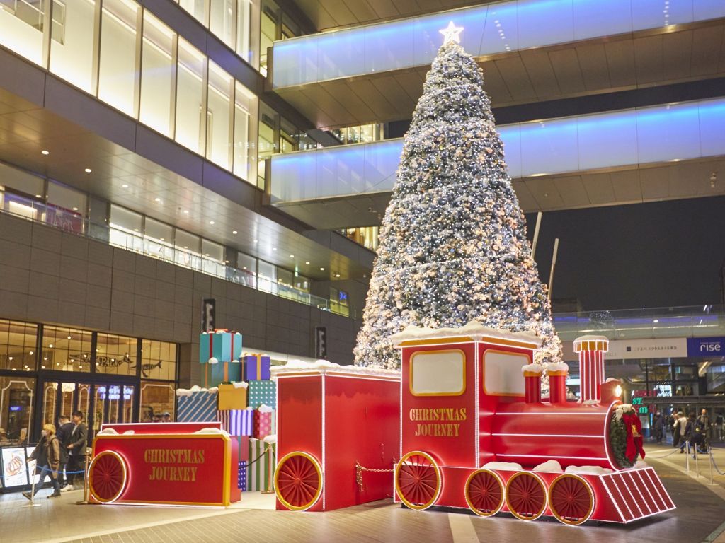 ▲クリスマスツリー「THE CHRISTMAS STATION -サンタクロースの発着駅-」