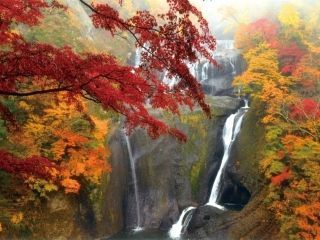 袋田の滝の紅葉写真２