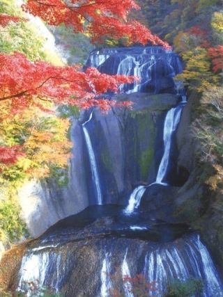 袋田の滝の紅葉の写真３