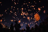 ランタンと打ち上げ花火が、宮崎の夜空を幻想的に彩る「シーガイア・スカイランタンフェスティバル」10月8日（土）開催