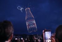 レッドクリフ、日本最高峰「大曲の花火」で約1,300機のドローンが描く「元気ハツラツ！大空大合唱」を8/30に演出・運営