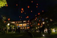 【箱根小涌園】箱根の夜空を彩る新たな風物詩「ランタンナイト」が延長決定