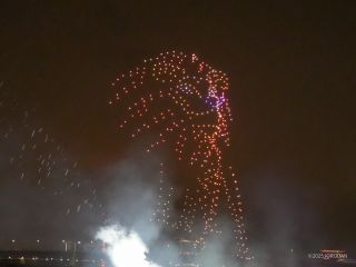 様々な形に変化するドローン