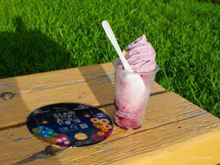 朝顔かき氷ソフト、冷ややかでとてもおいしい