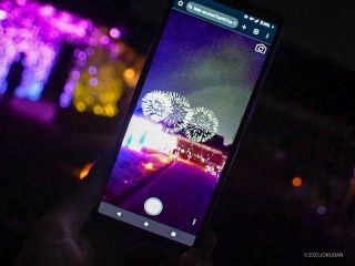 AR花火をライトアップとともに楽しもう