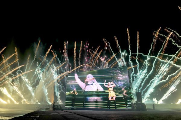 WE ♥ NAMIE HANABI SHOW supported by セブン‐イレブンの様子２