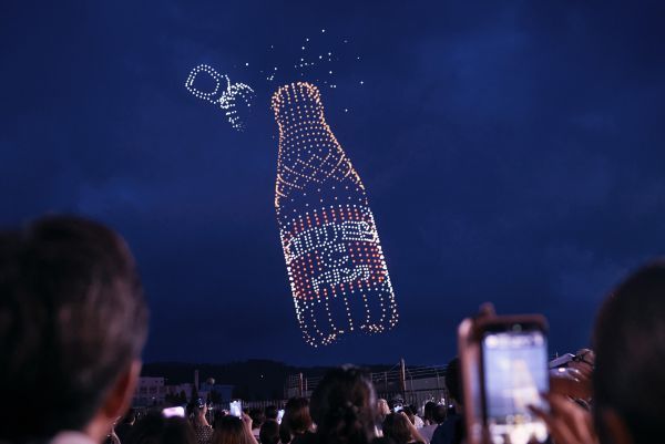 画像は、第59回おたる潮まつり大花火大会会場での実施の様子です。