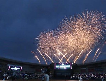 イメージ（花火打ち上げ）