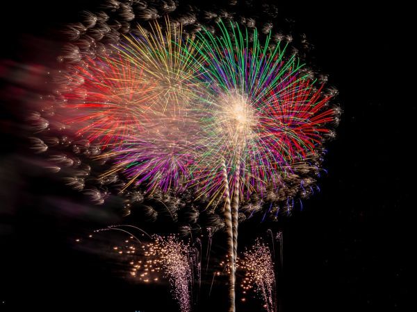 百花繚乱の打ち上げ花火