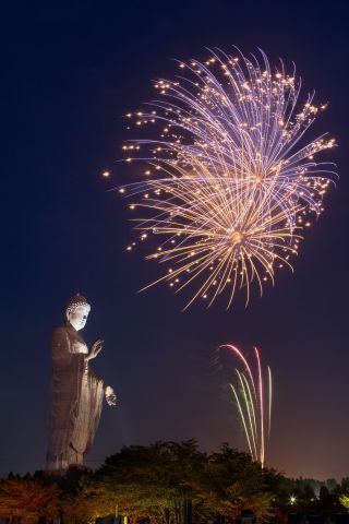 「よっしー」さんからの投稿写真＠牛久大仏「万燈会」花火