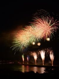 第65回北上・みちのく芸能まつり トロッコ流しと花火の夕べの写真
