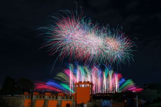 北区花火会2026 RED×BLUE SPARKLE GATEの写真４