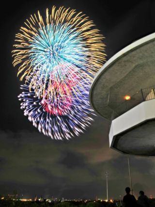 碧南市制75周年記念 衣浦みなとまつり花火大会の写真４