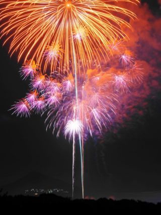 伊豆大島夏まつり花火大会の写真３