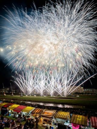第101回遠賀川川開き 飯塚納涼花火大会の写真３
