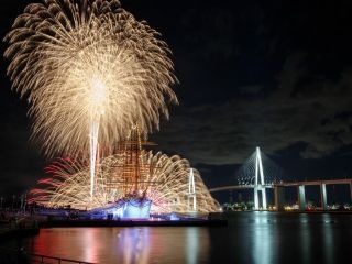 射水市制20周年記念 第59回富山新港花火大会の写真４