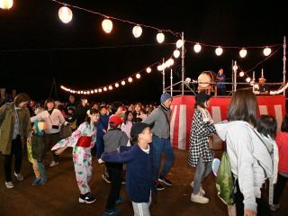 鶴居ふるさと盆踊り・花火大会写真２