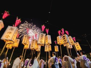 弥彦燈籠まつり奉祝花火大会の写真３
