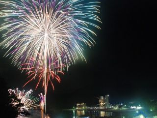 松崎町の夏まつり花火大会  松崎海岸写真１