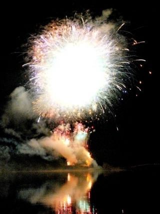 鶴の舞橋改修工事完成記念 2026つるたまつり 花火大会の写真4