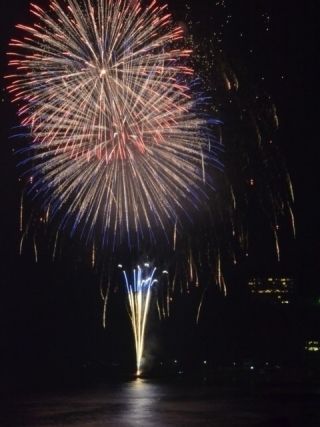 第57回熱川温泉海上花火大会の写真４