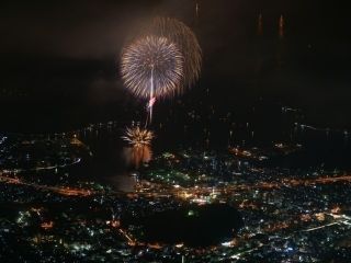 第60回うわじま牛鬼まつり 海上打上花火写真１