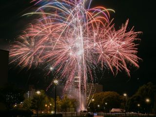 わっしょい百万夏まつり前夜祭 北九州SUGOI花火2024「北九州シティポップ花火」写真1