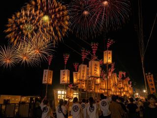 弥彦燈籠まつり奉祝花火大会の写真３