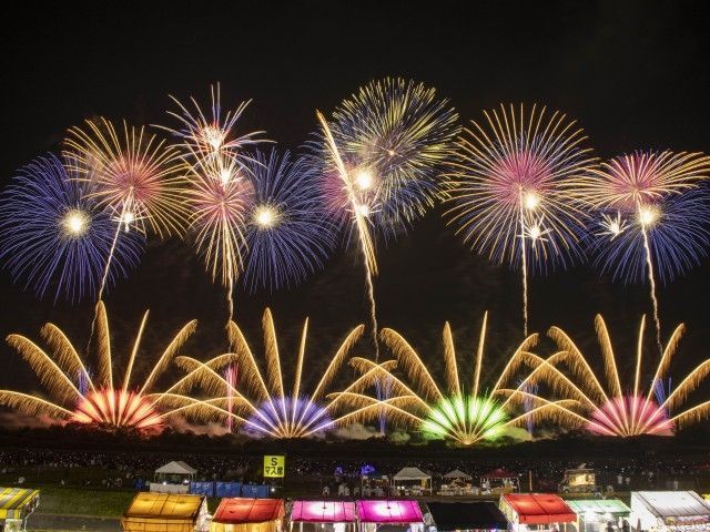 酒田の花火～全国二尺玉花火競技大会～