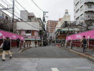 目黒川桜まつりの準備中