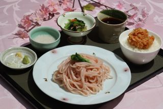 桜うどんと桜海老のかき揚げ丼