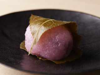 道明寺 1個 200円/錦糸町 白樺(エキュート日暮里)