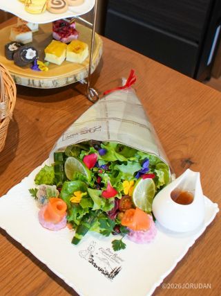 マクレガーおじさんのとれたて野菜のブーケサラダ