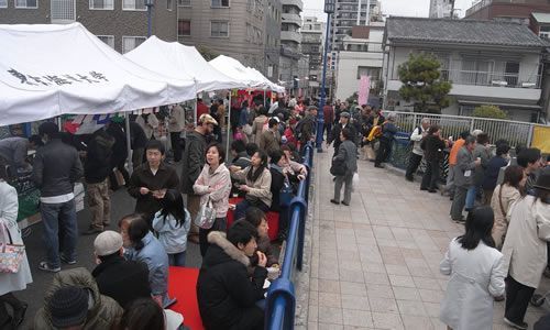 土日祝日にはお休み処も開設し、深川めしなどを楽しめます