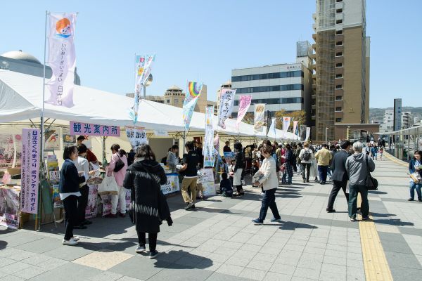 「平和通り」歩行者天国①