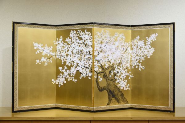 桜図（作：片岡屏風店）