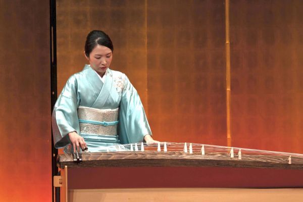 箏による演奏のイメージ