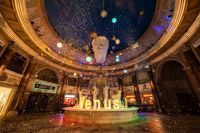 お台場ヴィーナスフォートで降雪イベント「SNOW WISH」と光のツリー「チームラボ: 呼応する生命の樹」がスタート!