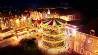1300万球の輝きのなかに日本初の3階建てメリーゴーラウンドがOPEN「光の街のクリスマス」開催 15mもの高さからヨーロッパの街並みを一望！