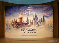 まるで映画の世界!スタジオツアー東京のクリスマス「ホグワーツ・イン・ザ・スノー」。天井を埋め尽くす...??