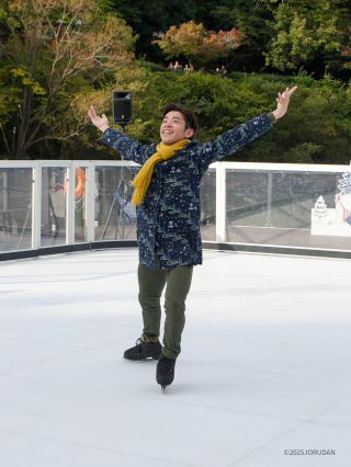 衣装にもご注目を