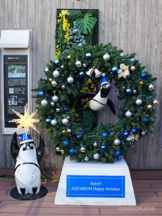 館内にはペンギンやアシカの装飾がたくさん