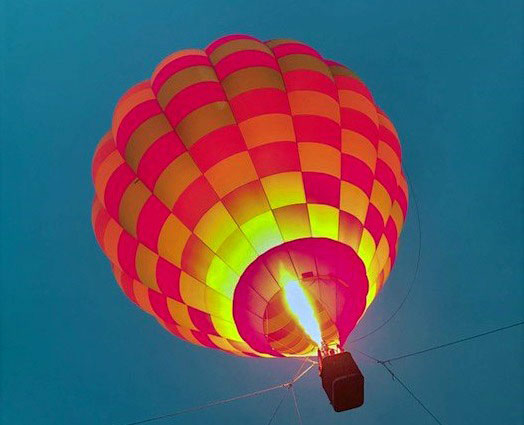 熱気球搭乗体験「熱気球に乗って空からイルミネーションを観よう」