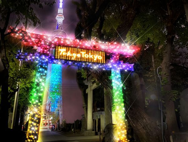 東京スカイツリー®と鳥居イルミネーションイメージ