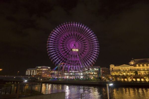 期間限定パープルライトアップ