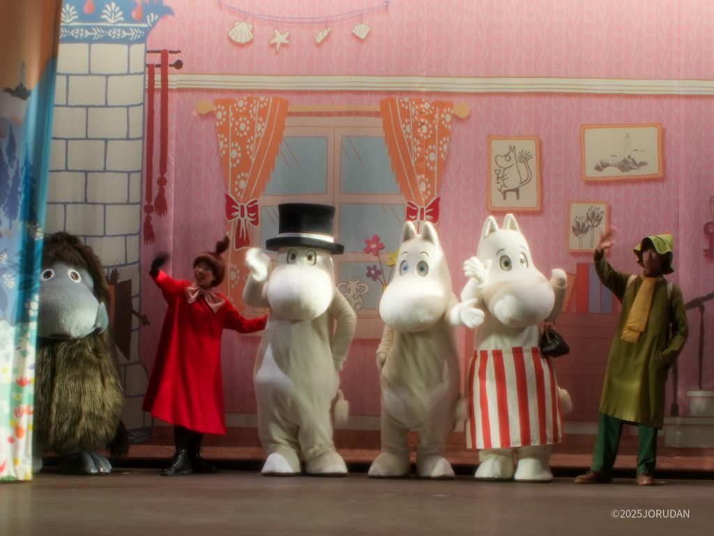 ほのぼのとしたムーミン谷のクリスマスをお楽しみください