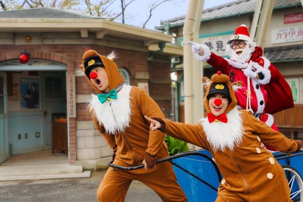 夕日の丘商店街にサンタ&トナカイ!?