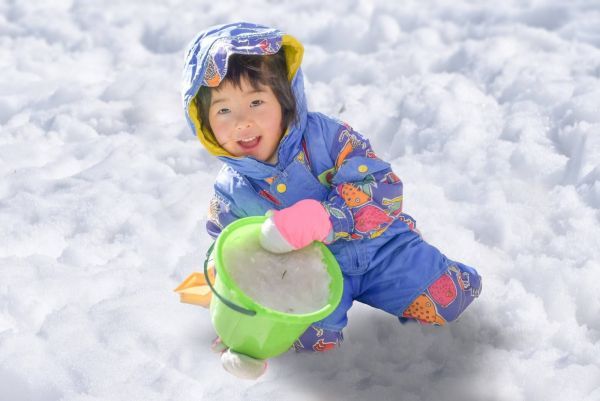 雪遊びイメージ