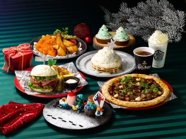 “雪降るホグワーツ”をモチーフにしたフード