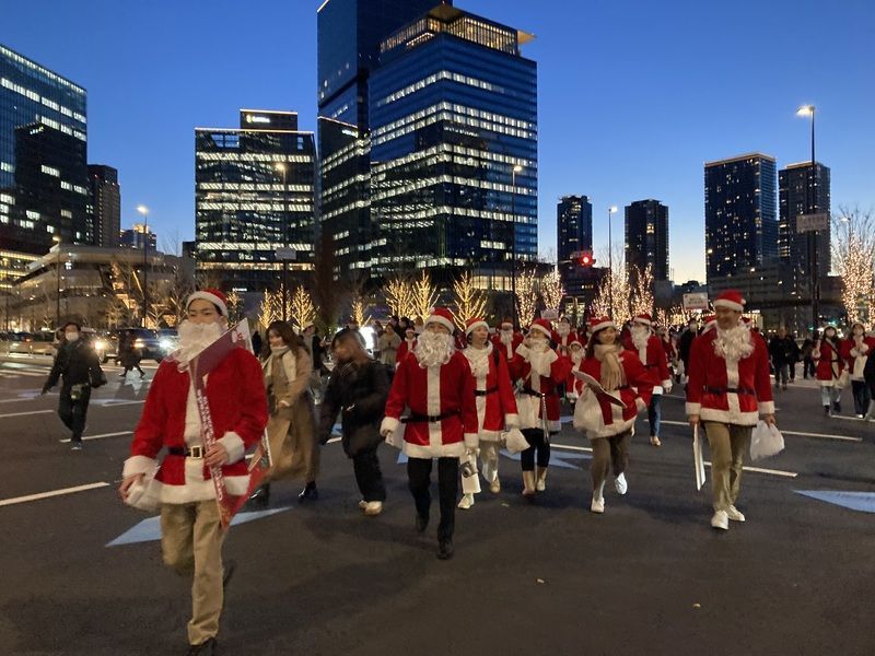 グランサンタパレード